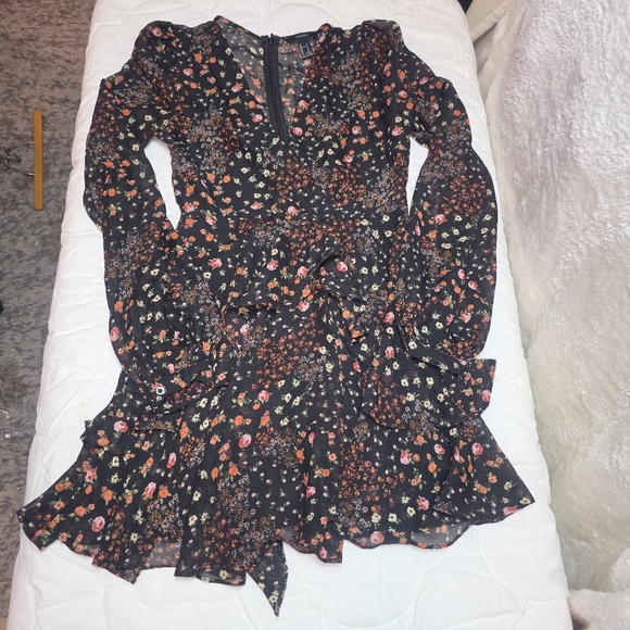 Forever 21 Floral Ruffle Mini Dress Black Long Sleeve V Neck Sheer Sleeve Size S - Picture 10 of 13
